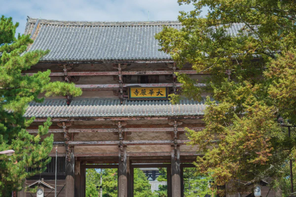 东大寺门
